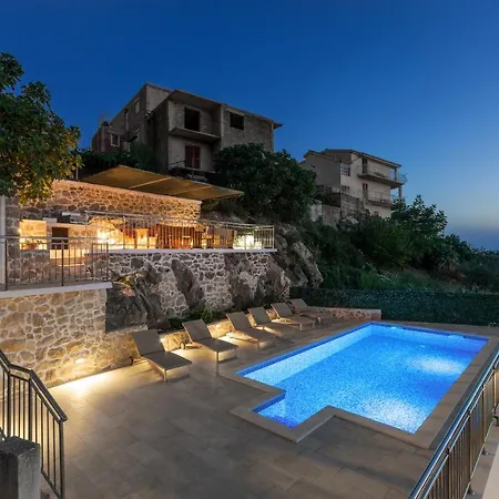 Amazing View With Private Pool * Podstrana