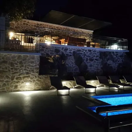 Amazing View With Private Pool Podstrana