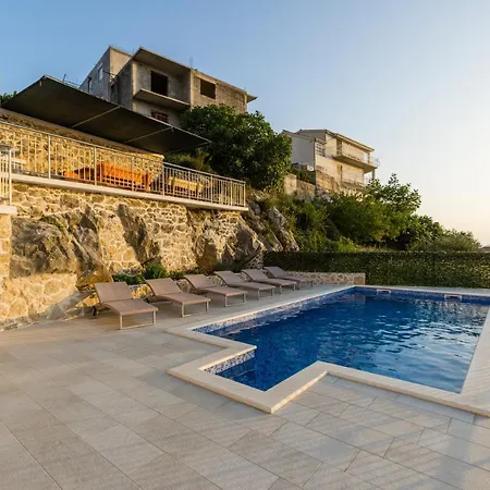 Amazing View With Private Pool *